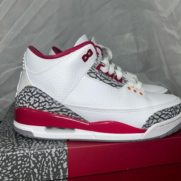 Jordan 3 Cardinal - Picture 4 of 6
